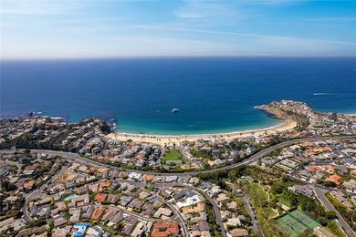Just a stone's throw from the beach, 27 Emerald Bay offers a - photo 43