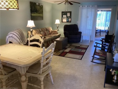 Fully furnished Villa in desirable Sun N Lake community. Unit is - photo 4
