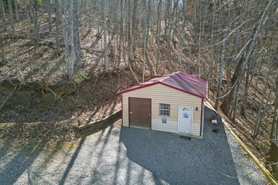 Income-Producing Lakefront Cabin + Guest House + Game Room A - photo 5