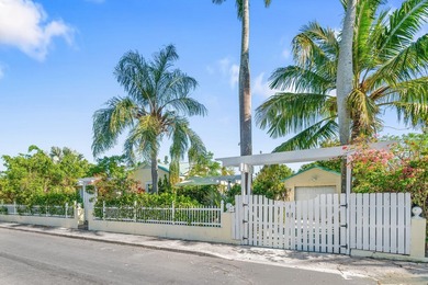 West Palm Beach corner double lot. Hidden behind a white picket - photo 4