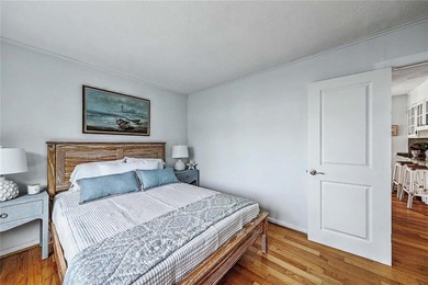 Welcome to your waterfront retreat on stunning Narragansett Bay - photo 20