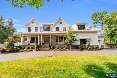 Built in 2023, this stunning custom Colonial Farm House offers - photo 2