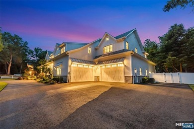 Built in 2023, this stunning custom Colonial Farm House offers - photo 4