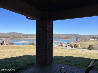 Wide open spaces within this architectural beauty! Welcome home - photo 25