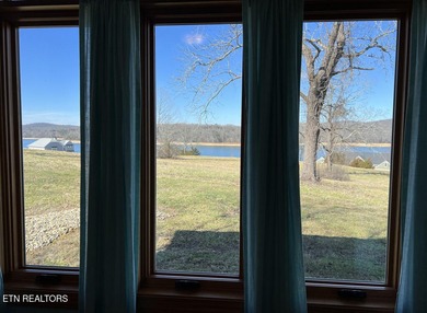 Wide open spaces within this architectural beauty! Welcome home - photo 29