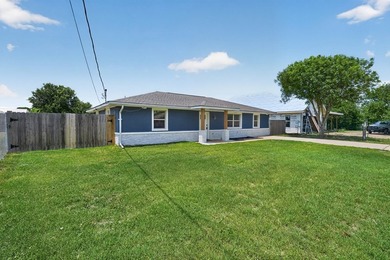 Nestled in a sought-after enclave surrounded by sprawling ranch - photo 4