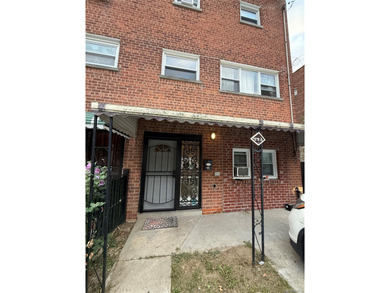 East River - Bronx County  Home Sale Pending in Bronx New York