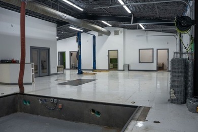 Opportunity is knocking in Kerrville's Midway Center! This - photo 3