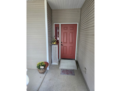 Over 1600 square feet of open living in this 55+ community. Move