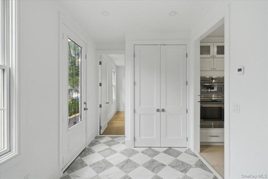 Exceptional New Construction, thoughtfully designed and - photo 20
