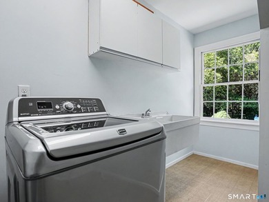 Estate living in the heart of Easton. Set on 3 private acres - photo 25
