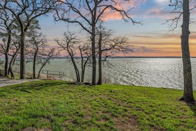 Set high above the shoreline on a commanding bluff, this rare 1 - photo 7