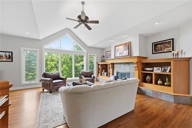 LUXURY LIVING WITH BREATHTAKING VIEWS IN CEDAR CREEK! Stunning - photo 12