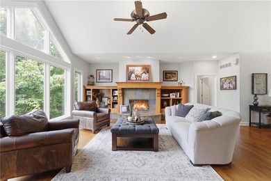 LUXURY LIVING WITH BREATHTAKING VIEWS IN CEDAR CREEK! Stunning - photo 13