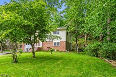 Welcome home to this charming 3-bedroom, 1.5-bath residence - photo 14