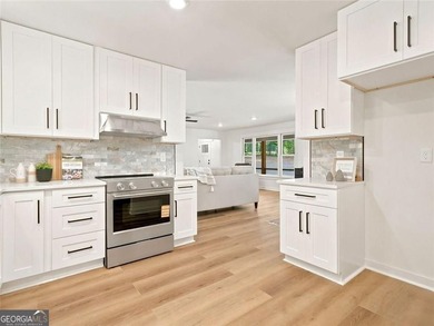 Beautifully Renovated Ranch on 2.2 Private Acres in Cherokee - photo 15