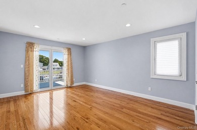 Experience waterfront luxury in this exceptional canal-front - photo 15