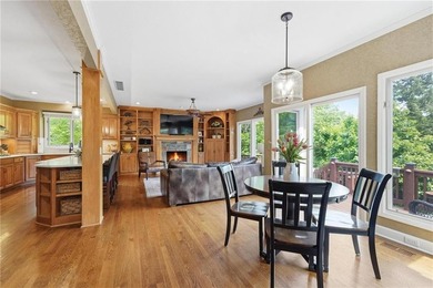 LUXURY LIVING WITH BREATHTAKING VIEWS IN CEDAR CREEK! Stunning - photo 18
