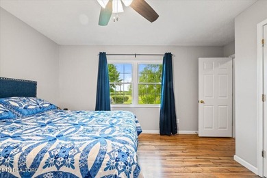 Beautifully maintained ranch-style home offering 3 bedrooms, 2 - photo 20