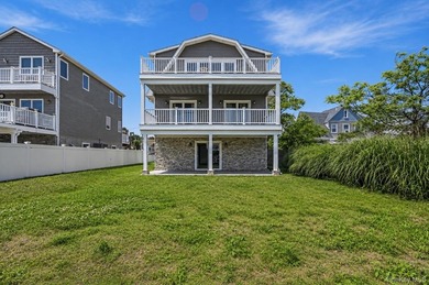 Experience waterfront luxury in this exceptional canal-front - photo 20