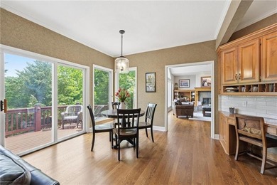 LUXURY LIVING WITH BREATHTAKING VIEWS IN CEDAR CREEK! Stunning - photo 21