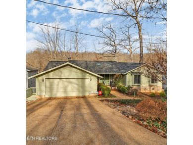 Canterbury Lake Home For Sale in Fairfield Glade Tennessee