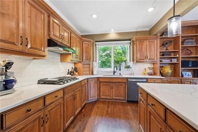 LUXURY LIVING WITH BREATHTAKING VIEWS IN CEDAR CREEK! Stunning - photo 30