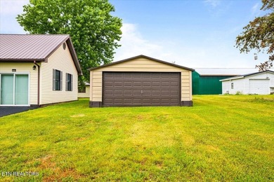 Beautifully maintained ranch-style home offering 3 bedrooms, 2 - photo 35
