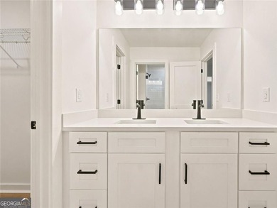 Beautifully Renovated Ranch on 2.2 Private Acres in Cherokee - photo 36