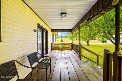 Beautifully maintained ranch-style home offering 3 bedrooms, 2 - photo 39
