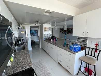 Corner apartment with 3 bedrooms and 2.5 bathrooms, very - photo 8