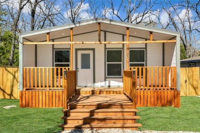 Lake Home For Sale in Gun Barrel City, Texas