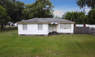 Lake Markham Home For Sale in Sanford Florida