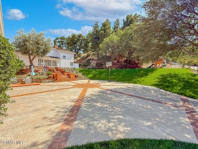 Welcome to an exceptional residence where luxury living meets - photo 12