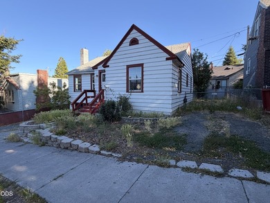 Charming Craftsman-style full of character in a fantastic - photo 4