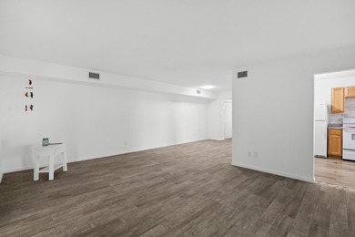 JUST REDUCED BY $10,000 Exceptional Value! Move-in ready - photo 14