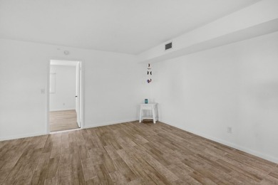 JUST REDUCED BY $10,000 Exceptional Value! Move-in ready - photo 15
