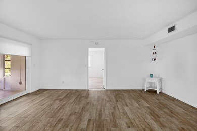 JUST REDUCED BY $10,000 Exceptional Value! Move-in ready - photo 16
