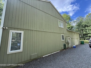 Located in the desirable and amenity rich Lake Naomi community - photo 22