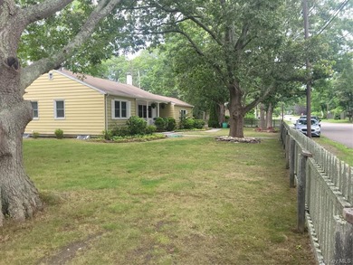 Come see this move in ready 3 Bedroom 1 Tub Shower Bath, Corner - photo 4
