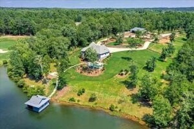 Sea Horse Farm, an extraordinary waterfront and equestrian - photo 1