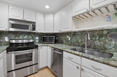 Spacious 1BR/1.5BA condo featuring the largest one-bedroom floor - photo 11