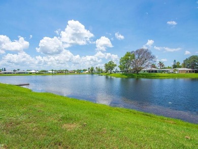 Welcome to this beautifully maintained 3/2/2 lakefront home - photo 17