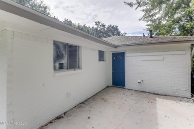 Welcome home! Charming and move-in ready! In a great location - photo 19
