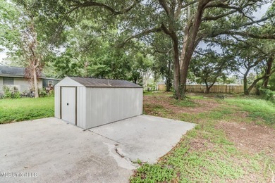 Welcome home! Charming and move-in ready! In a great location - photo 21