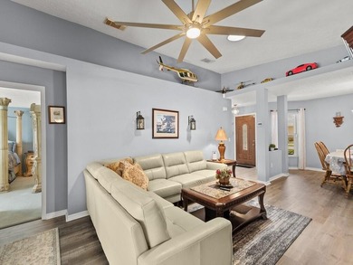 Welcome to this beautifully maintained 3/2/2 lakefront home - photo 33