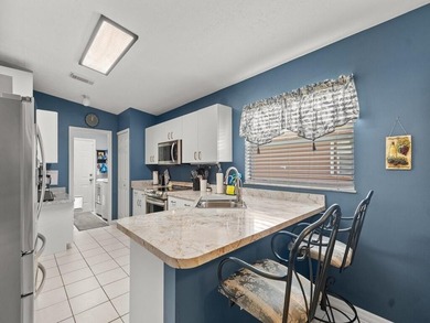 Welcome to this beautifully maintained 3/2/2 lakefront home - photo 36