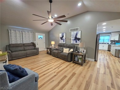 Completely Remodeled Down to the Studs - North End Parkersburg - photo 3