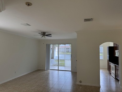 Welcome to easy, low-maintenance living in this beautifully - photo 4