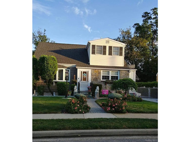 House Has *Good Bones* But Needs A Little Love. Attributes - photo 1